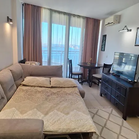 марина сити 407c Appartement Balchik
