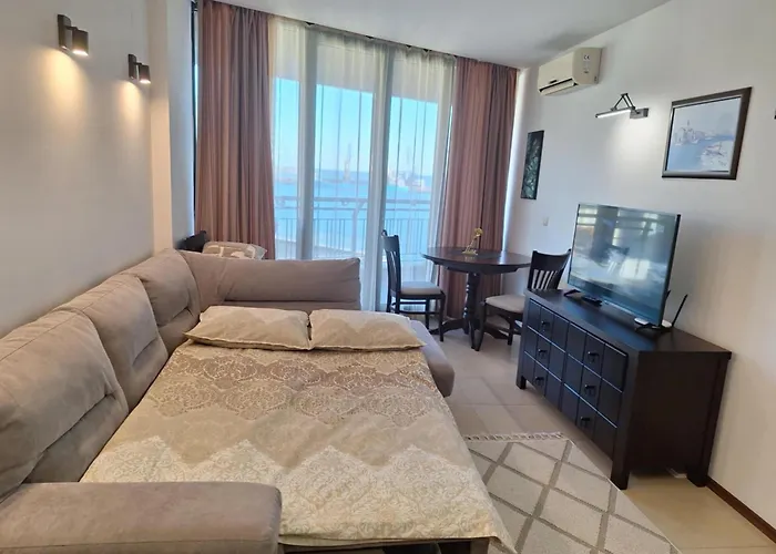 марина сити 407c Appartement Balchik